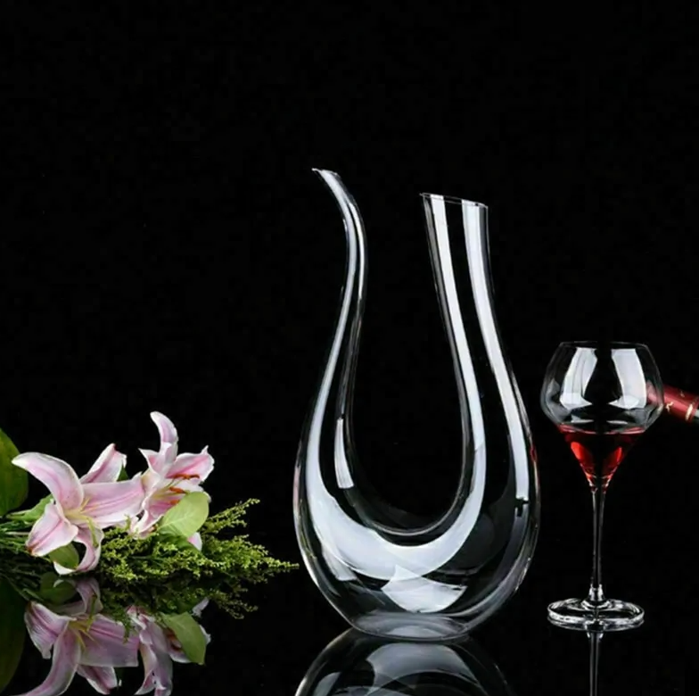 Crystal U-shaped 1500ml Wine Decanter: Enhance Your Wine Experience with Elegance and Precision!